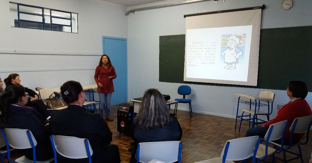 Merendeiras das escolas municipais de Tio Hugo participam de capacitação