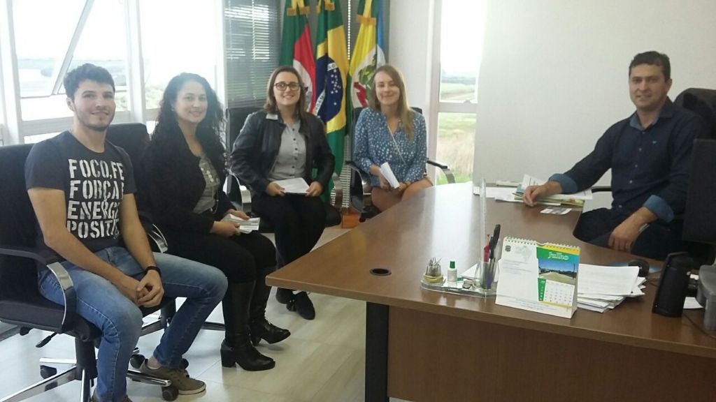 Gilso Paz recebe em seu gabinete a visita de representantes da UFSM