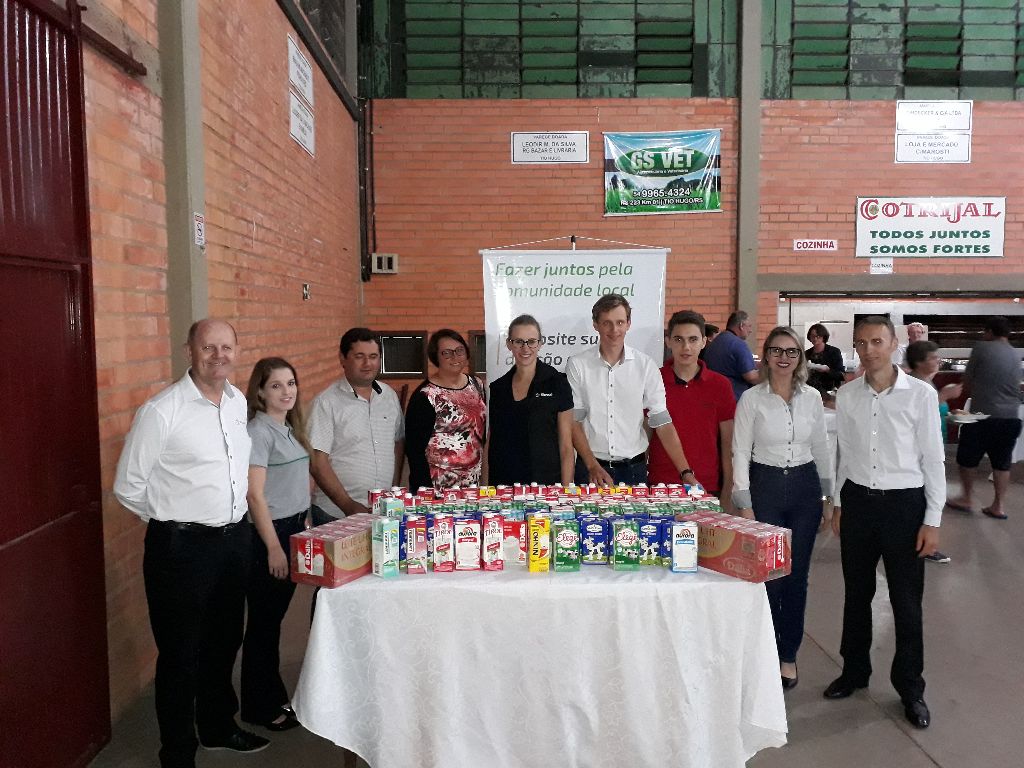 Ação social do Sicredi Alto Jacuí promove doação de leite para a EMEI Arlindo Kerber