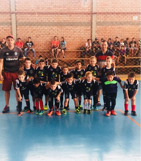 Crianças de Tio Hugo participam de competição regional de futsal