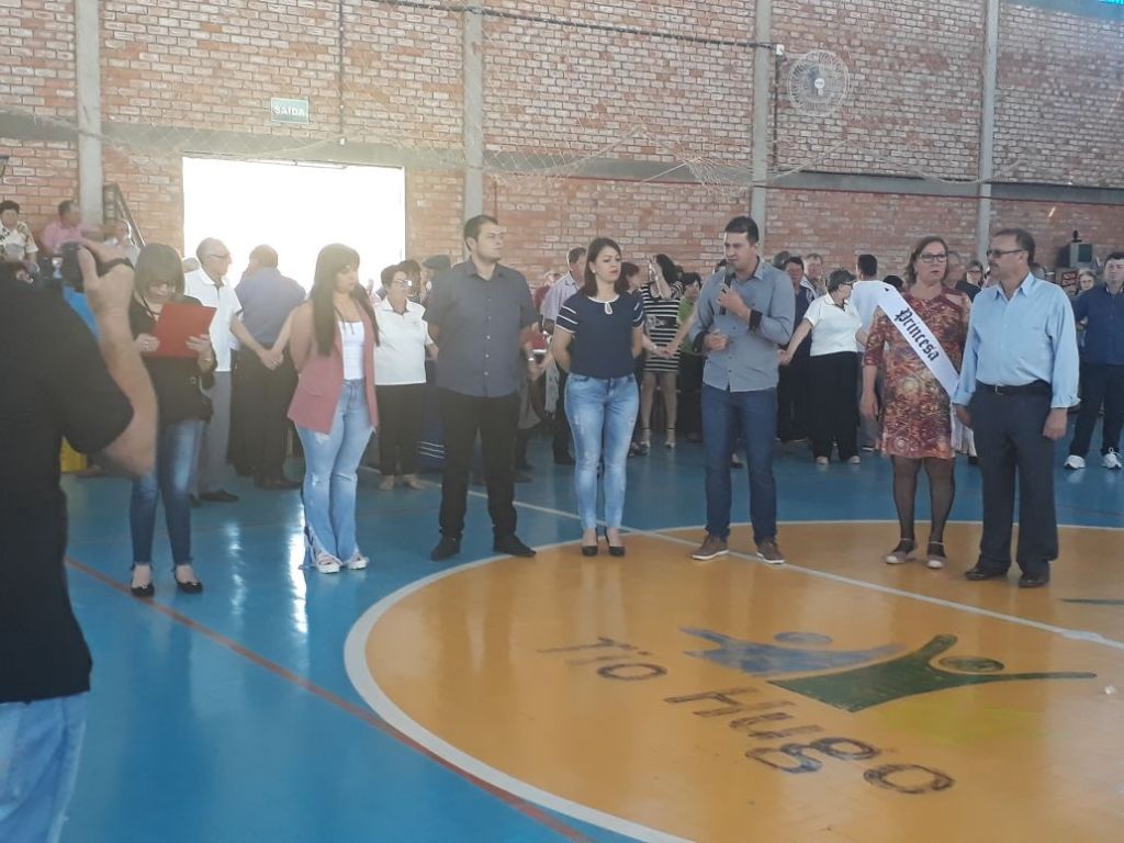Administração Municipal participa do baile de terceira idade do grupo Alegria de Viver