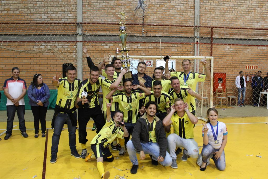 Conhecidos os campeões do Campeonato de Futsal e Voleibol de Tio Hugo 2018