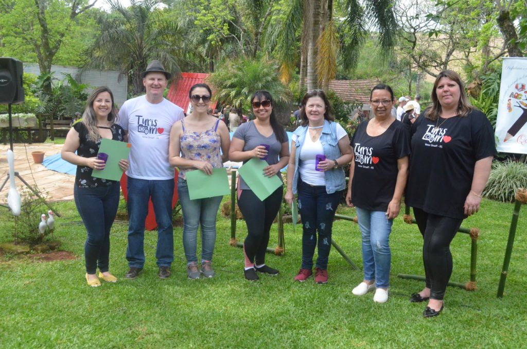Servidoras públicas municipais participam de tarde de campo em Victor Graeff