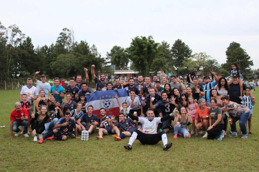 São Paulo FC e EC Divino são os campeões do Campeonato de Futebol de Campo de Tio Hugo