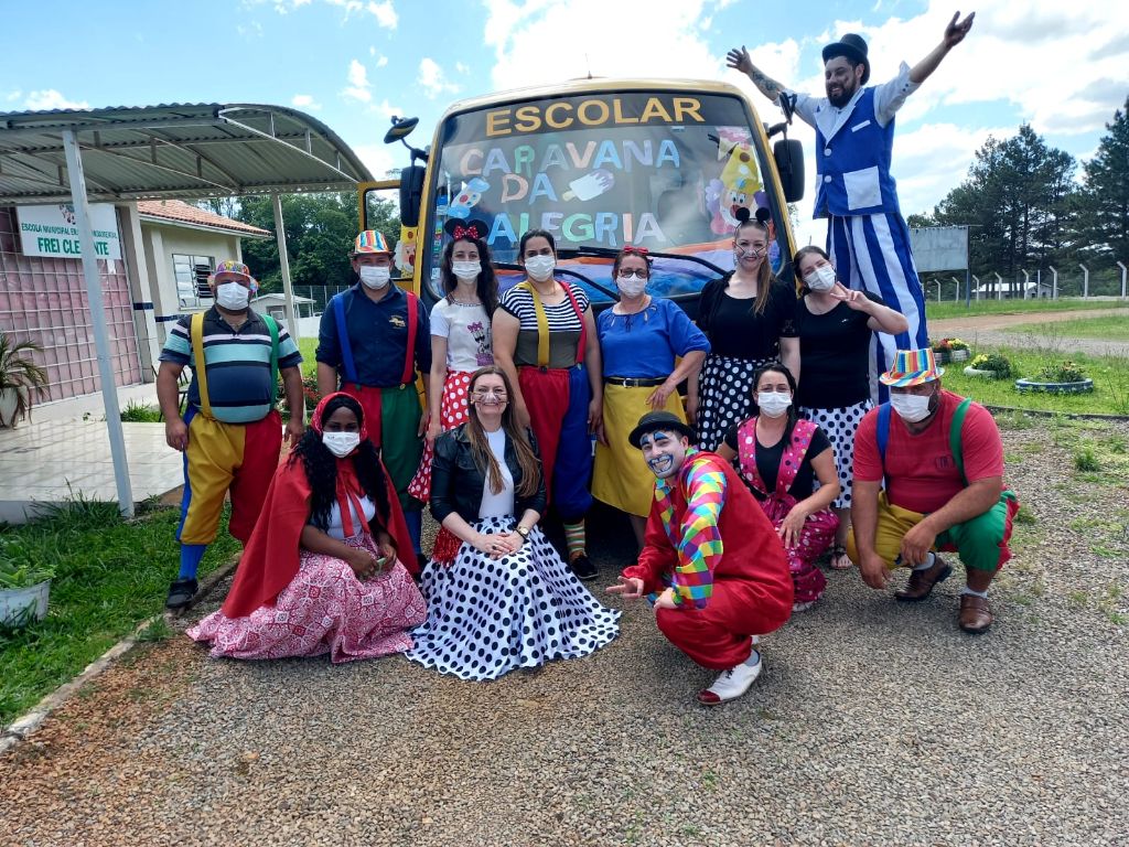 Caravana da Alegria leva diversão para os estudantes das escolas municipais de Tio Hugo