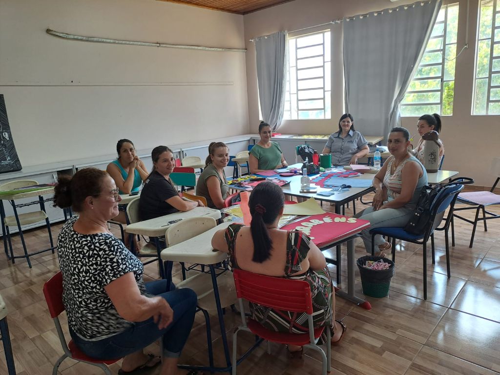 Reuniões de planejamento em escolas do município abordam ações do projeto “Educação Fiscal”