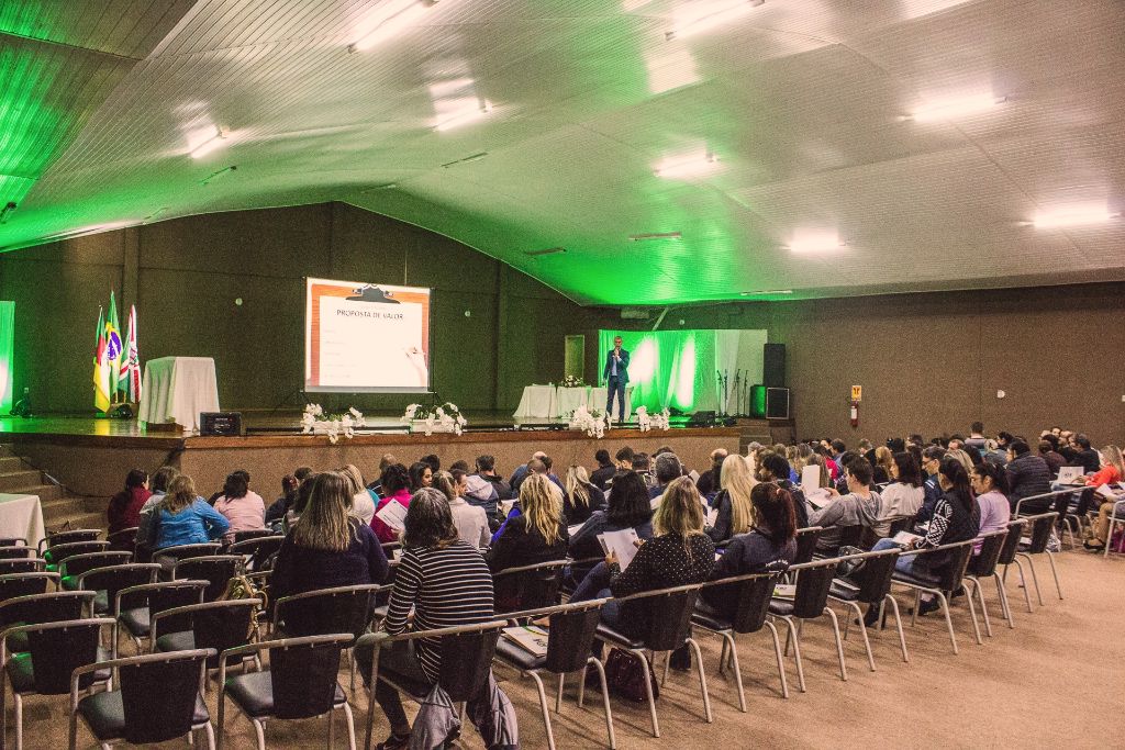 Secretaria Municipal de Saúde promoveu Workshop com renomado palestrante Clóvis Lumertz.
