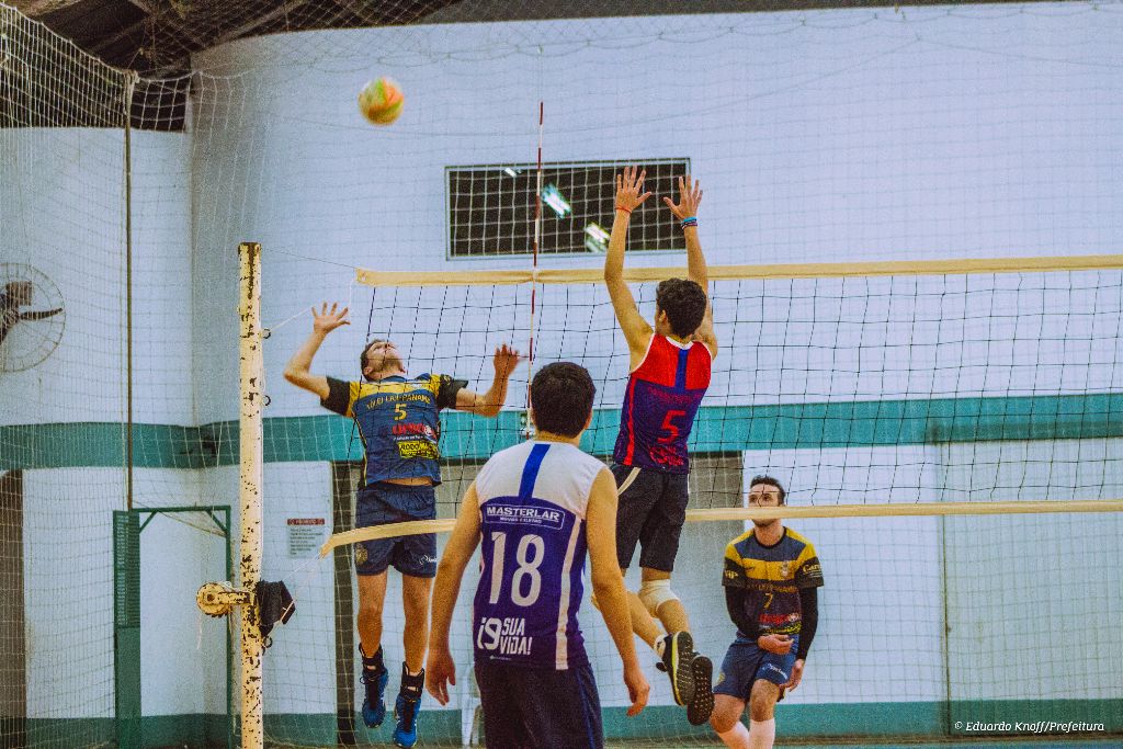 ESPORTE | Passo Fundo e Santa Rosa foram os vencedores da 1ª Copa Espumoso de Voleibol.