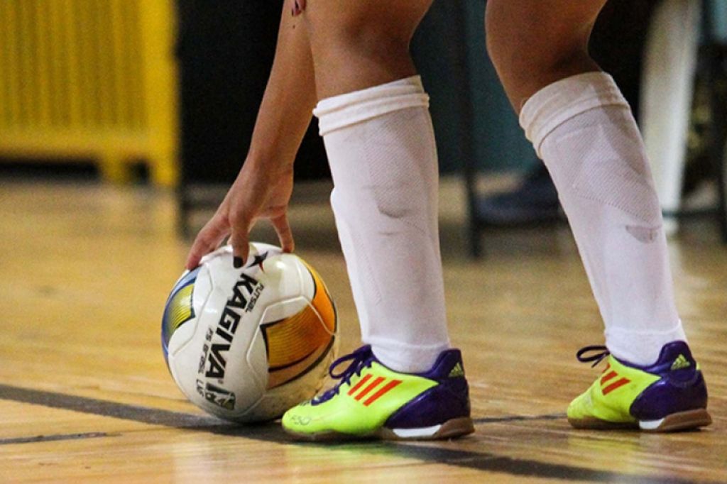 Iniciou o Campeonato Municipal de Futsal Feminino