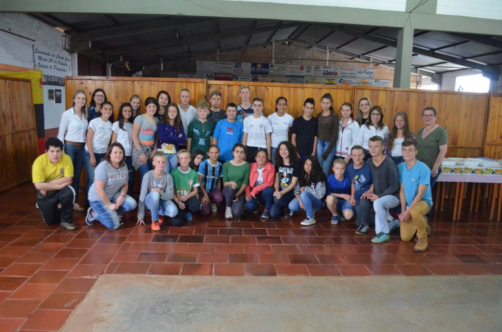 EMEF Marcílio Dias realizou encontro de integração de cooperativas escolares