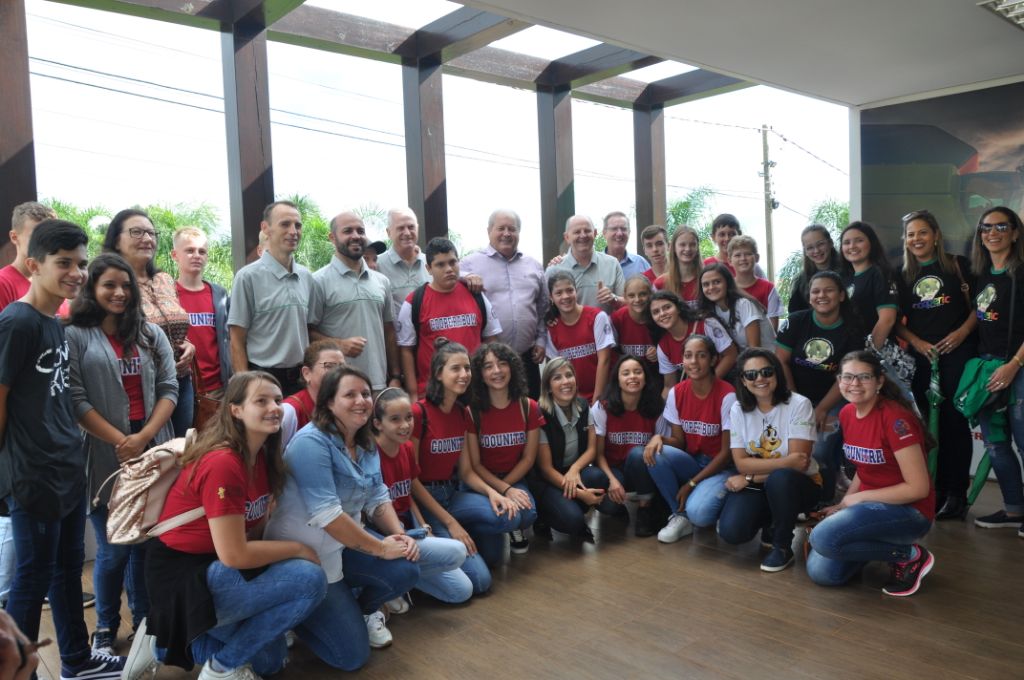 Cooperativa Escolar da EMEF Marcílio Dias participou do lançamento do Dia C de Cooperar