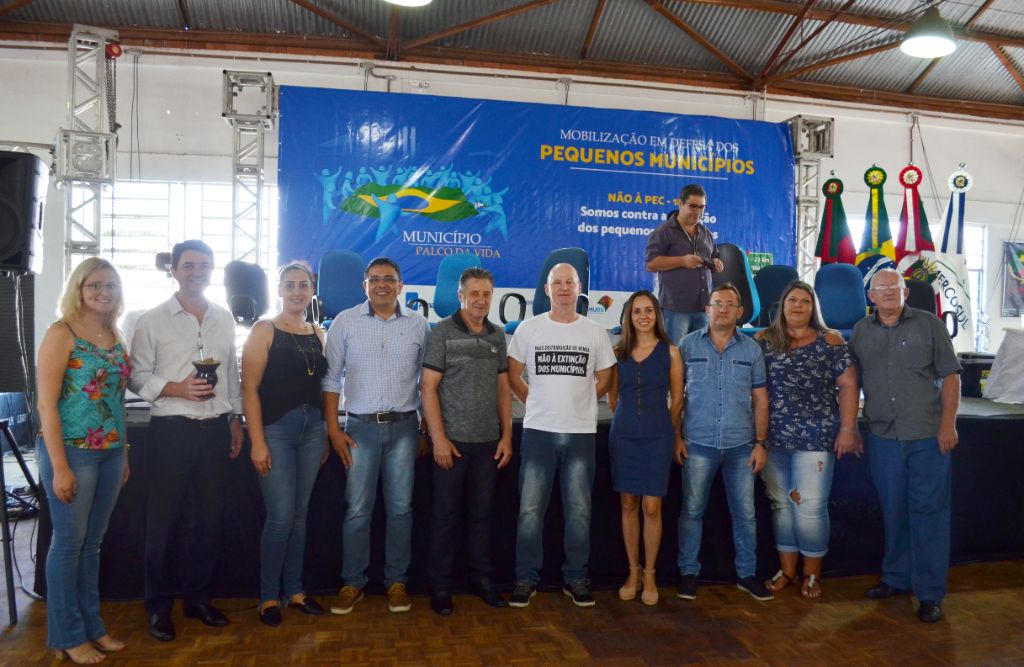 Comitiva de Victor Graeff participou de “Mobilização em Defesa dos Pequenos Municípios” em Saldanha Marinho