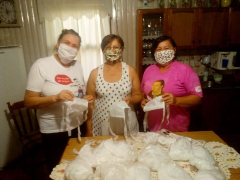Grupo da Terceira Idade de São José da Glória confecciona e doa máscaras de proteção