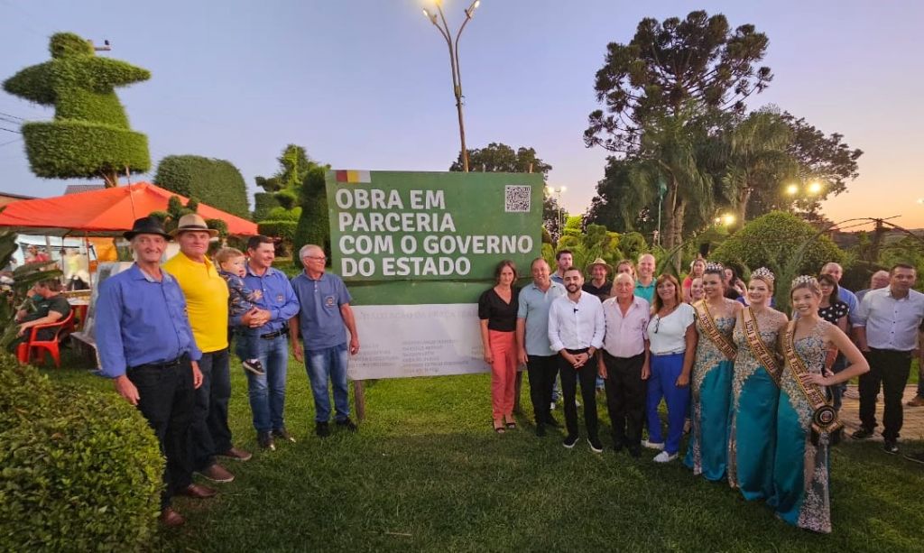 Visita do vice-governador do Estado do Rio Grande do Sul Gabriel Souza, que participou do Festival da Cuca com Linguiça.