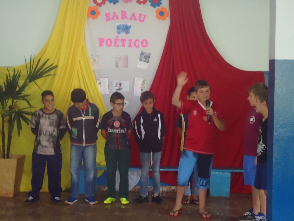 EMEF Valdomiro Graciano realiza 1º Sarau de Poesia