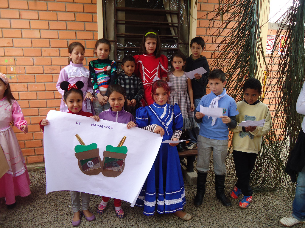Crianças do CEI Festejam a Tradição Gaúcha