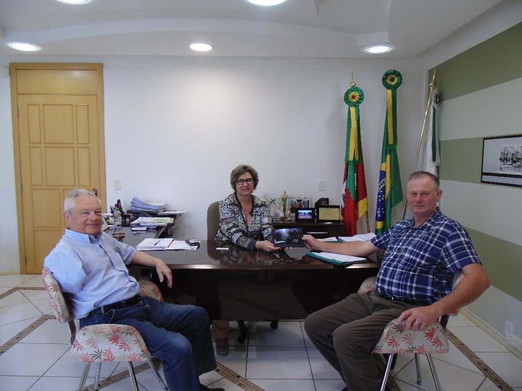 Coral Gonçalves Dias convida Prefeita para as comemorações do centenário