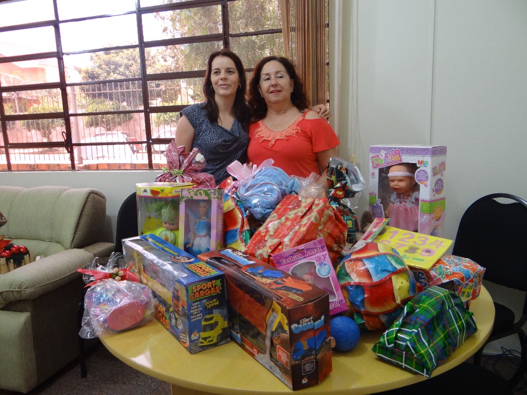 Empresa SPA Vidros doa brinquedos a Assistência Social