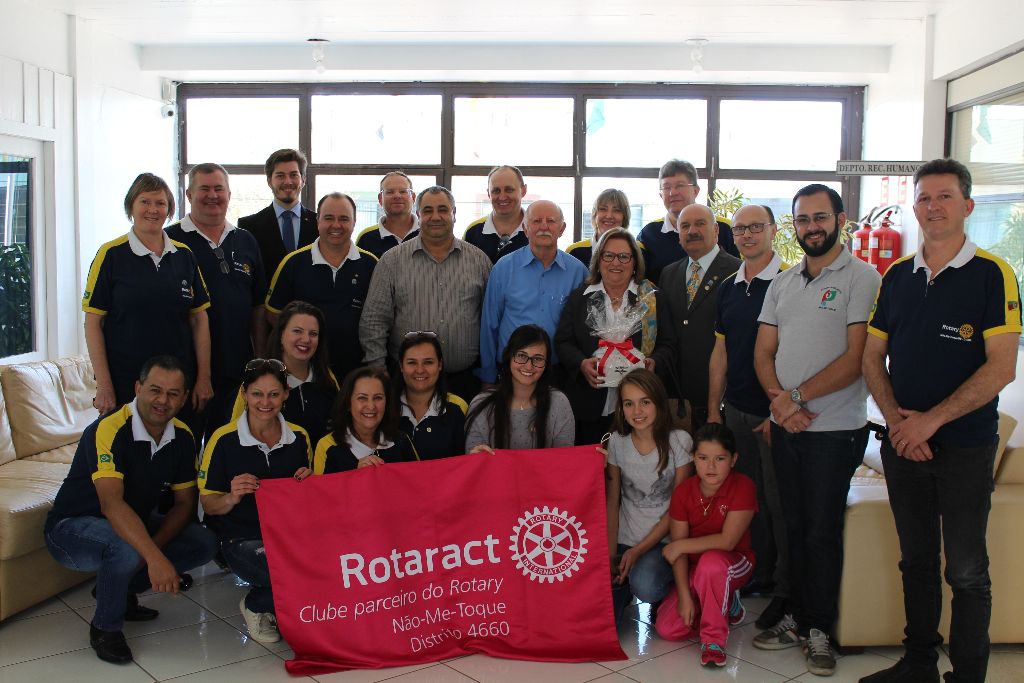 Prefeito Armando recepciona Rotarianos
