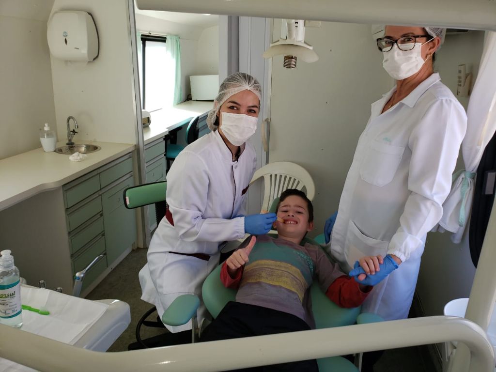 Unidade Móvel de Saúde leva Consultório Odontológico ao interior