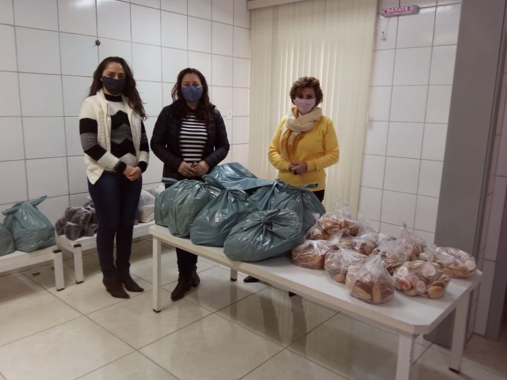 Prefeitura entrega 1.119 kits de alimentação