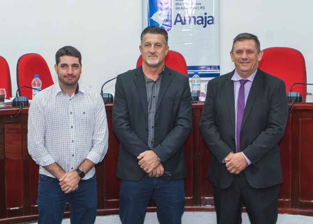 Prefeito Gilson dos Santos integra nova diretoria da Amaja