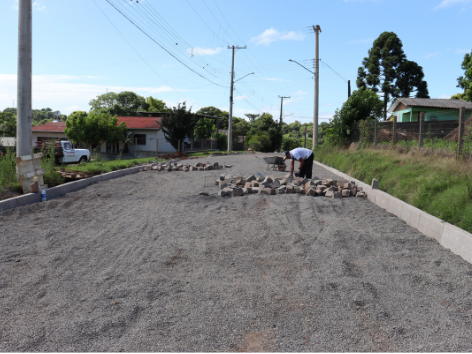 Obras na Rua Tancredo Neves estão 90% concluída